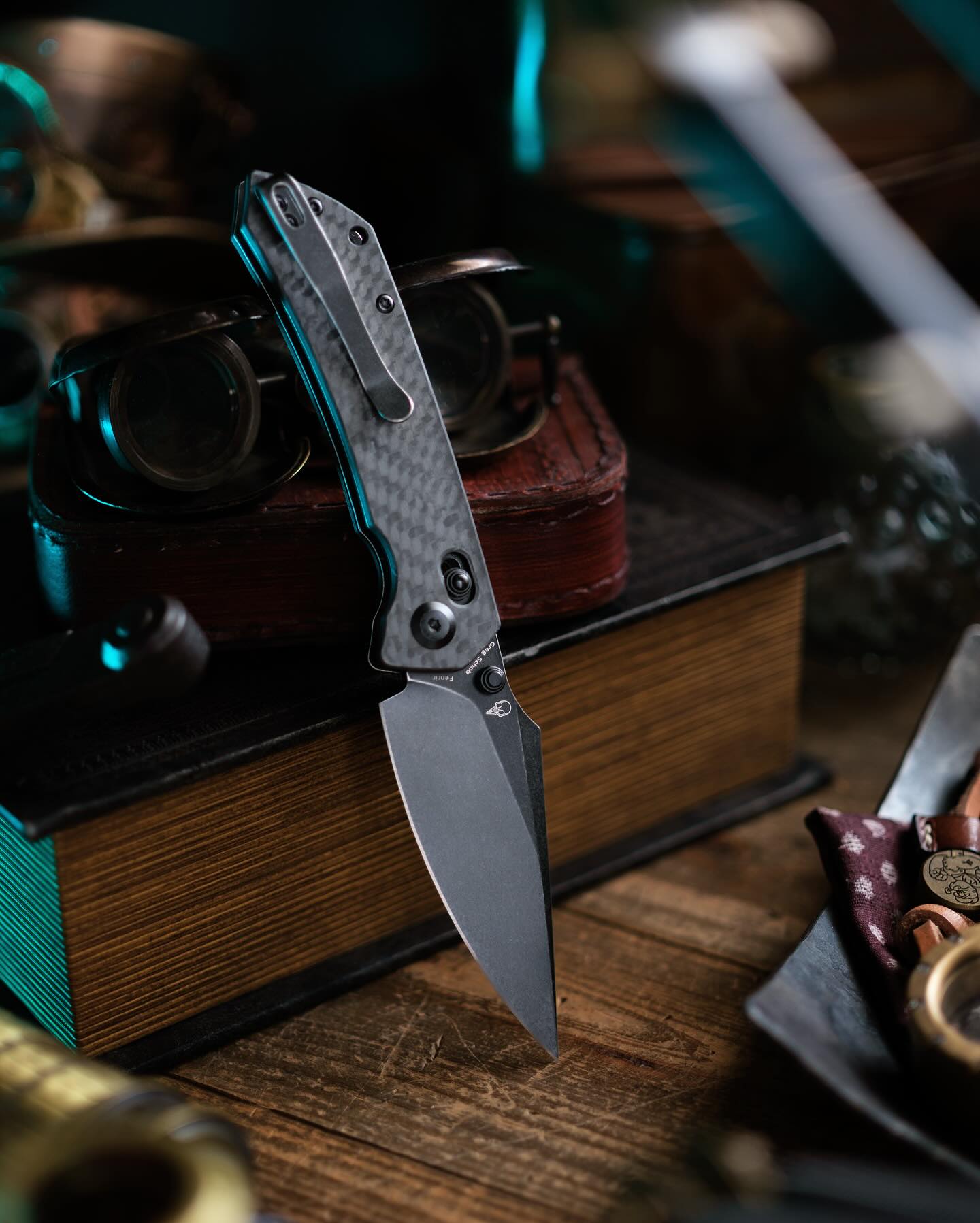 KANSEPT Fenrir Crossbar Lock Knife Twill Cabrbon Fiber Handle
