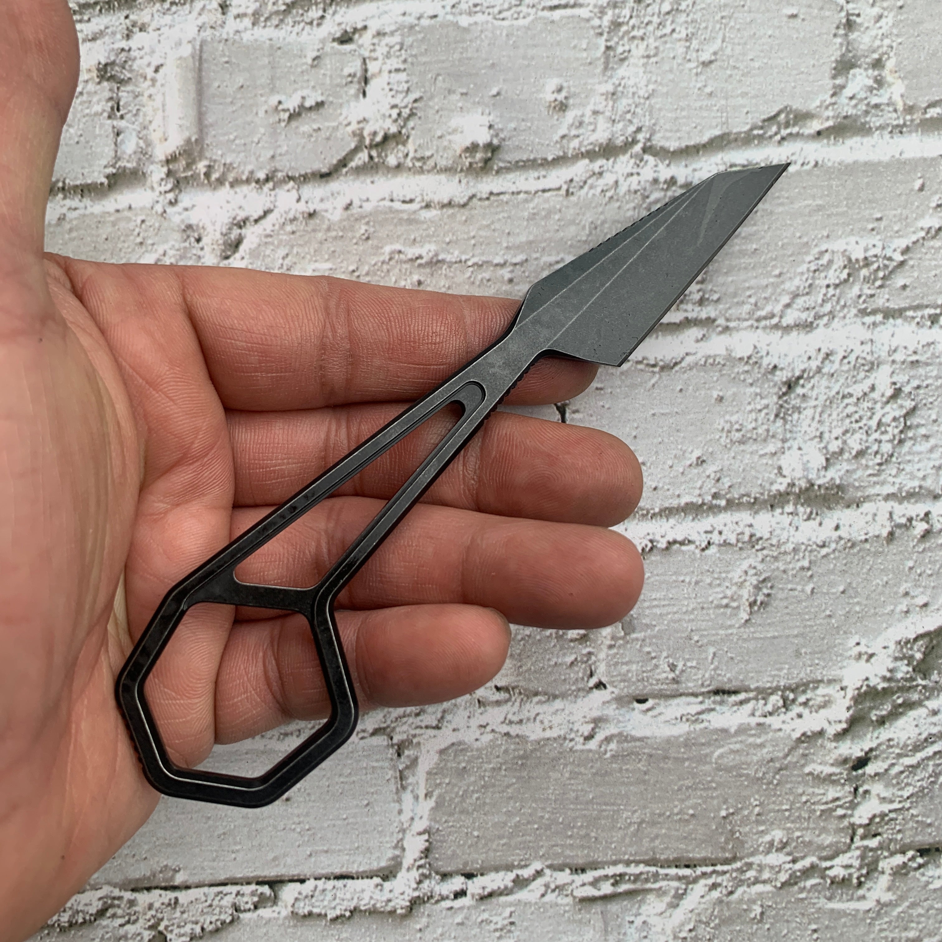 HEX G001A4 Black TiCn Coated 14C28N + Sheath Blade 14C28N Handle